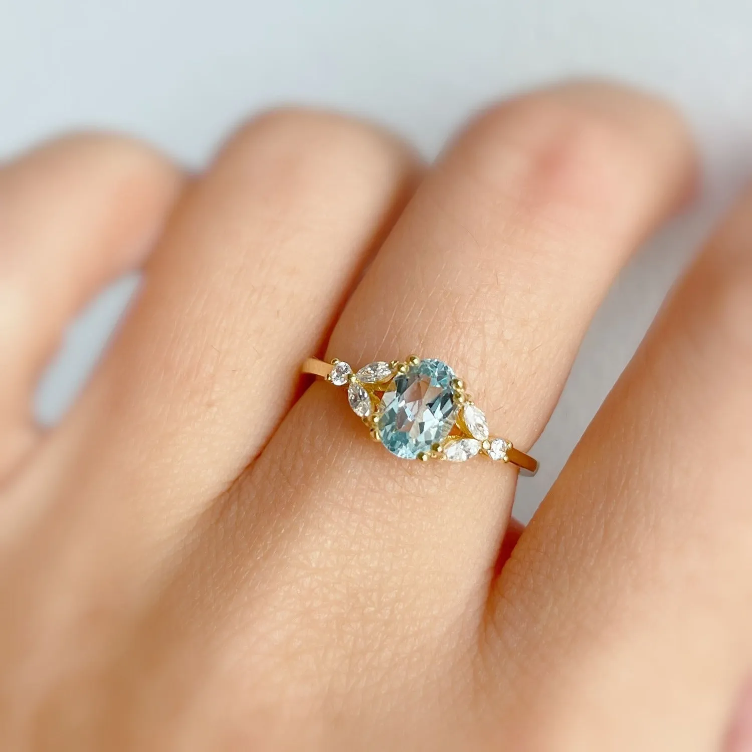 Stellar Aquamarine Ring (Yellow Gold)