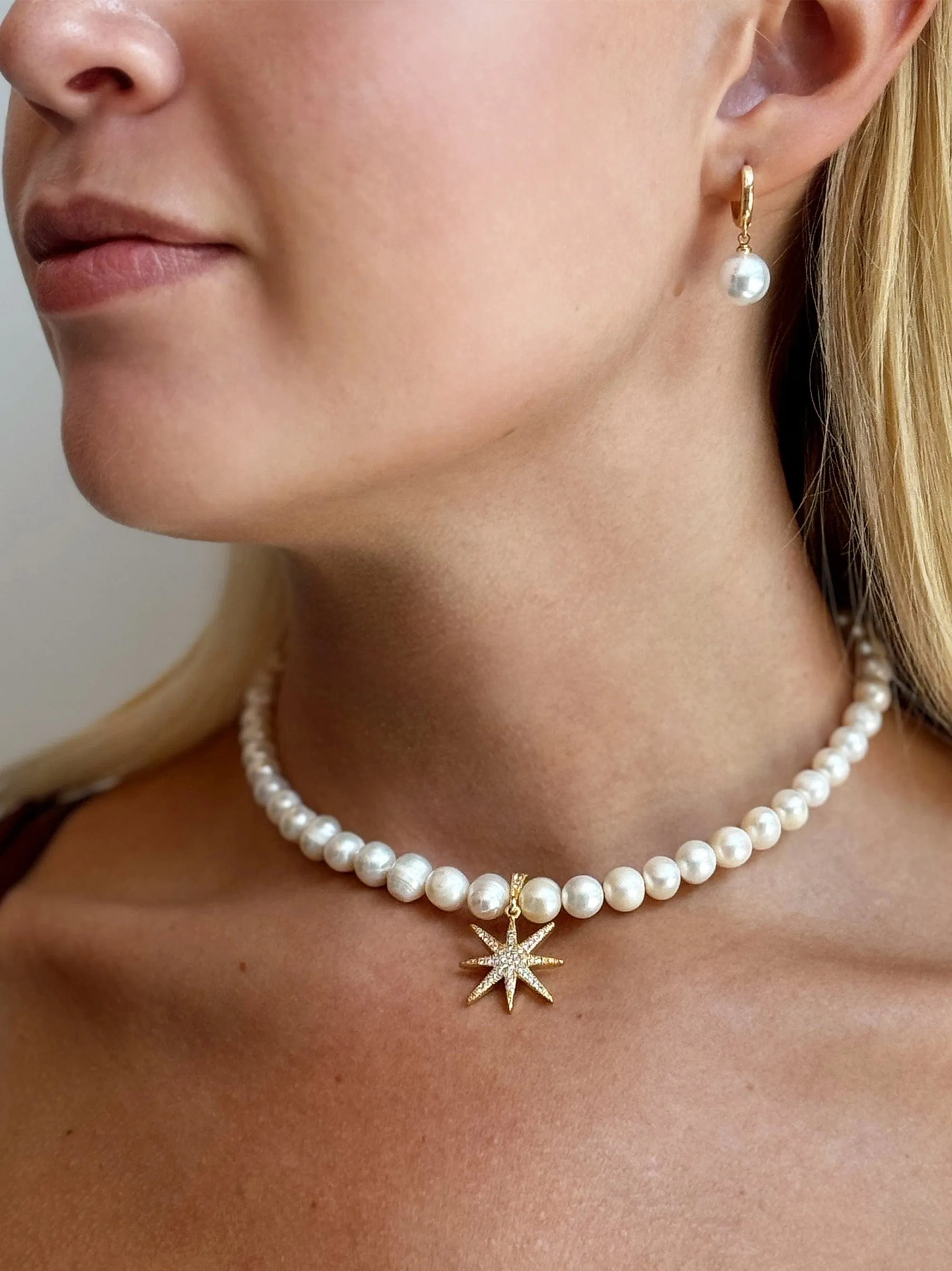 Women's Twilight Star Pearl Choker