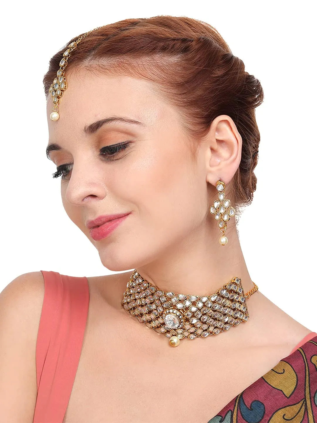 Yellow Chimes Kundan Studded Gold Plated Designer Choker Ethnic Traditional Choker Necklace Set With Maang Tikka Dangle Earrings by Yellow Chimes Gold Plated and Pearl Jewellery Set for Women (Golden)